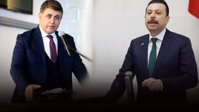 İzmir Gündoğdu Meydanı’nda düzenlenen CHP İzmir İl Başkanlığı mitinginde, İzmir