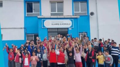 “ÇOCUKLAR HASTA OLUYOR” Ulamış İlkokulu’nda veliler, çam ağaçlarında bulunan kese