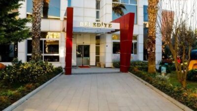Seferihisar Belediyesi’ne yönelik yürütülen rüşvet soruşturması kapsamında tutuklu yargılanan Ersay
